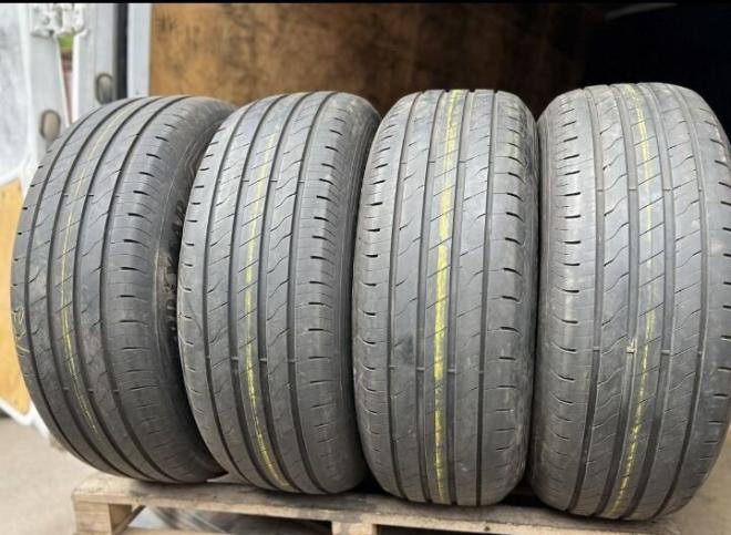 Goodyear EfficientGrip 2 SUV 275/60 R20