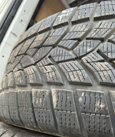 Goodyear UltraGrip Performance 235/55 R17