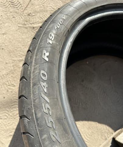 Pirelli P Zero 255/40 R19