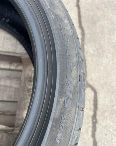 Pirelli P Zero PZ4 225/45 R19