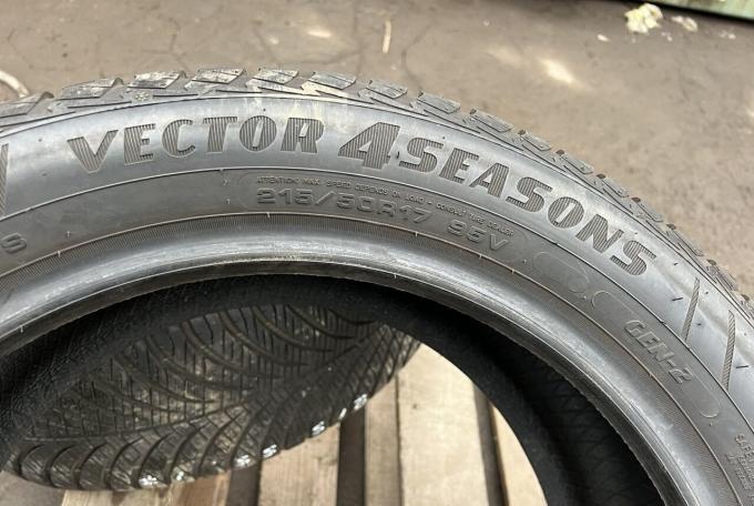 Goodyear Vector 4Seasons Gen-2 215/50 R17