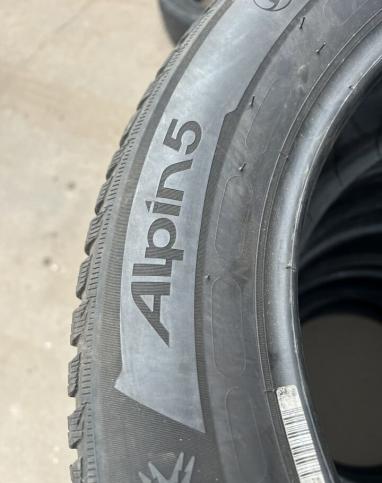 Michelin Alpin 5 215/55 R16