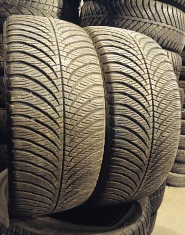 Goodyear Vector 4Seasons 225/45 R17