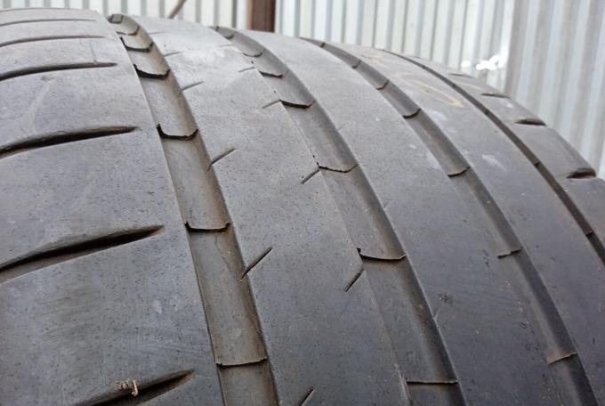 Michelin Pilot Sport 4 325/30 R21