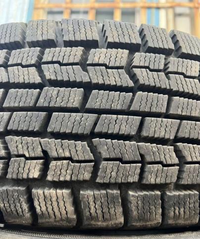 Goodyear Ice Navi Zea 205/65 R16