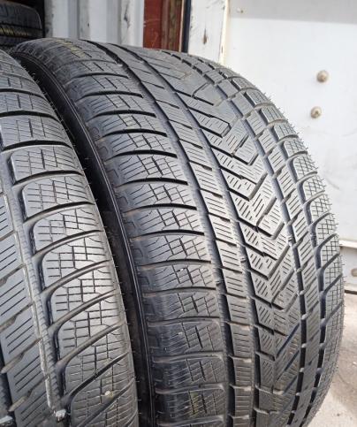 Pirelli Scorpion Winter 325/40 R22