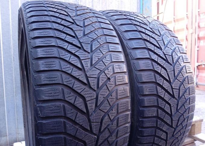 Yokohama BluEarth Winter V905 235/45 R17