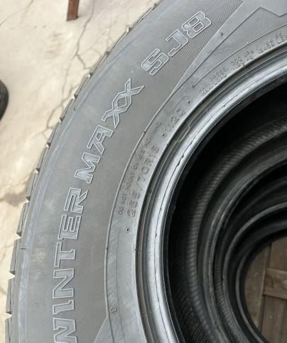 Dunlop Winter Maxx SJ8 265/70 R16