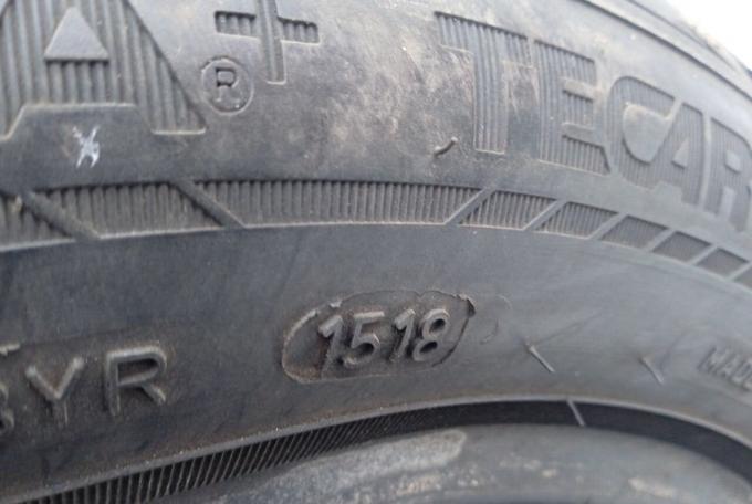 Esa-Tecar Super Grip 9 HP 195/55 R16