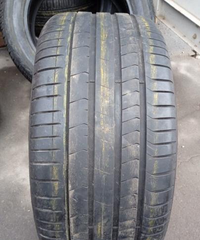 Pirelli P Zero PZ4 275/35 R21