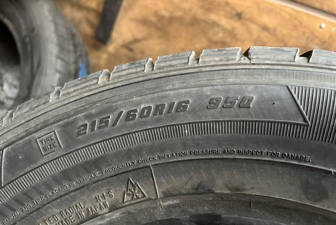 Goodyear Ice Navi Zea II 215/60 R16