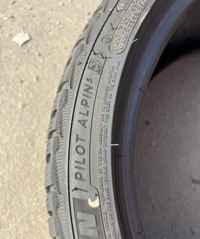 Michelin Pilot Alpin 5 235/40 R18