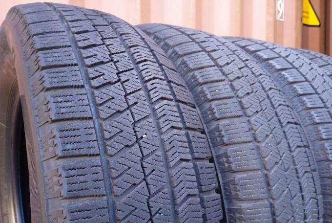 Bridgestone Blizzak VRX2 185/65 R15