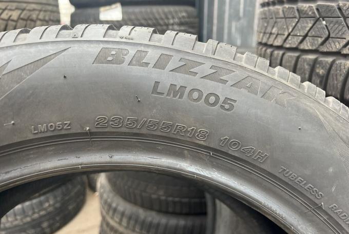 Bridgestone Blizzak LM-005 235/55 R18