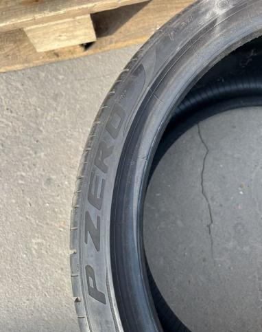 Pirelli P Zero PZ4 305/30 R21