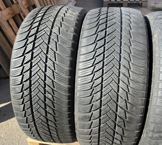 Bridgestone Blizzak LM-001 235/50 R19