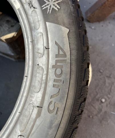 Michelin Alpin 5 215/60 R17