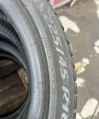 Pirelli Winter Sottozero 3 225/45 R18