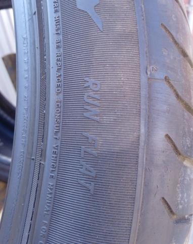 Pirelli P Zero 275/35 R20