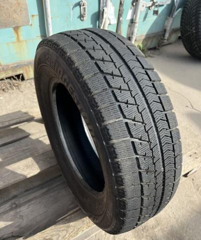 Bridgestone Blizzak VRX 215/65 R16