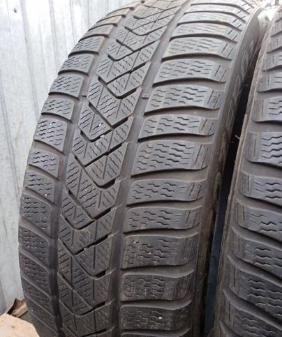 Pirelli Winter Sottozero 3 215/50 R18