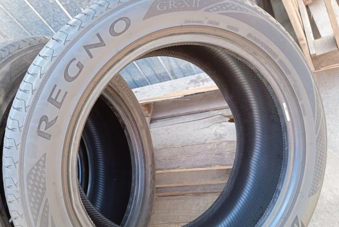 Bridgestone Regno GR-XII 245/50 R18