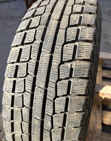 Yokohama Ice Guard IG20 215/60 R17