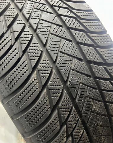 Bridgestone Blizzak LM-001 235/50 R19