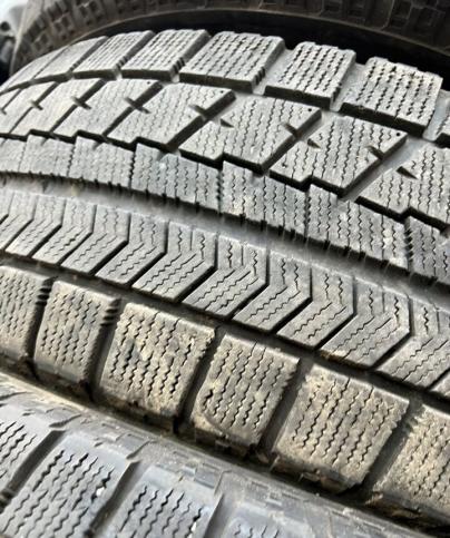 Bridgestone Blizzak VRX 215/65 R16