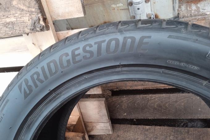 Bridgestone Turanza T005 255/45 R18