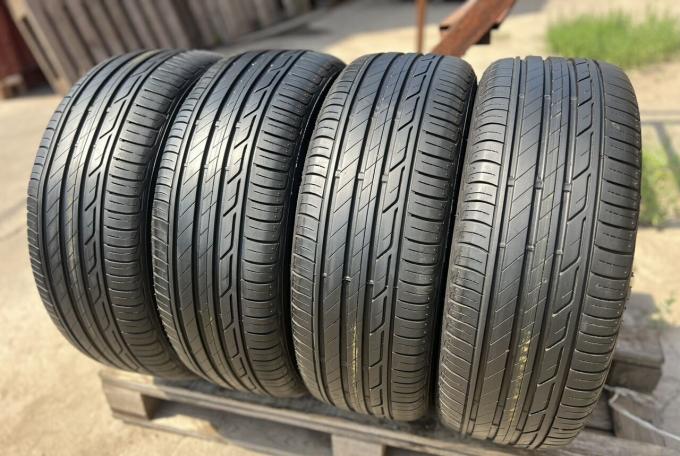 Bridgestone Turanza T001 215/60 R16