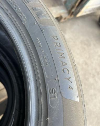 Michelin Primacy 4 235/50 R19