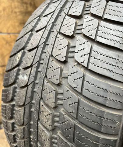 Minerva S310 255/40 R19