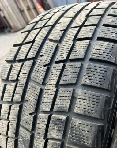 Yokohama Ice Guard IG30 235/45 R17