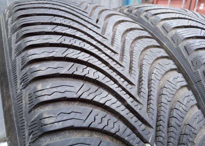 Michelin Alpin 5 215/60 R16