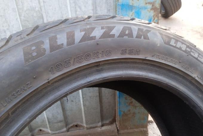 Bridgestone Blizzak LM-32 195/50 R16