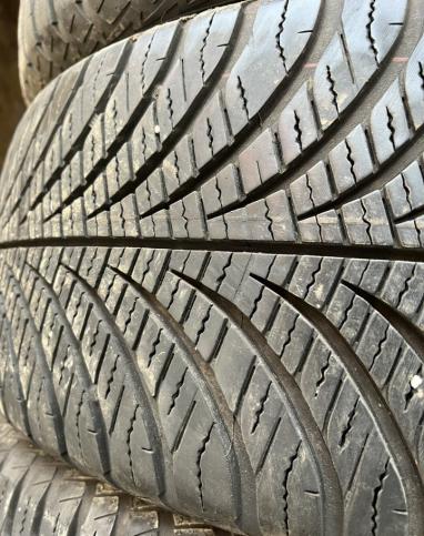 Goodyear Vector 4Seasons Gen-2 235/55 R17