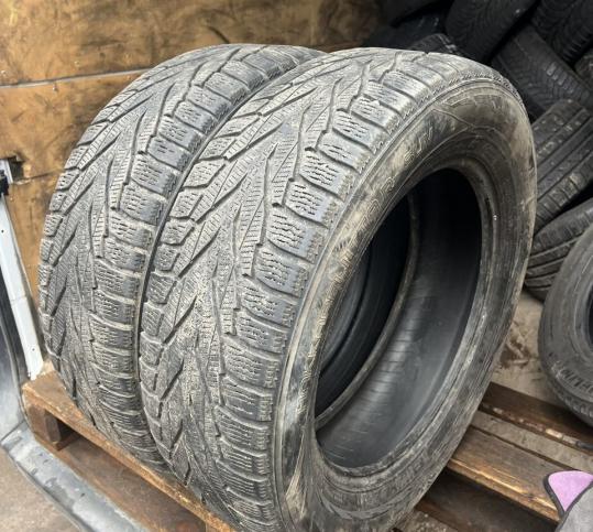 Nokian Tyres Hakkapeliitta R2 215/65 R17