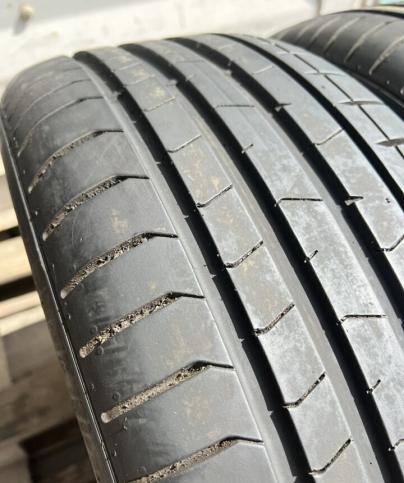 Pirelli P Zero PZ4 245/45 R18