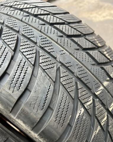 Bridgestone Blizzak LM-001 225/50 R17