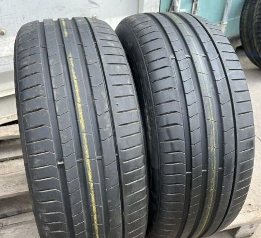 Pirelli P Zero PZ4 245/45 R19