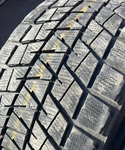 Bridgestone Blizzak DM-V1 275/40 R20