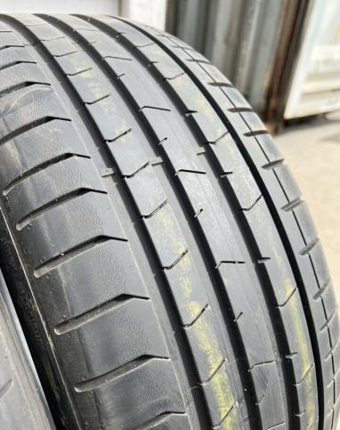 Pirelli P Zero PZ4 225/45 R19