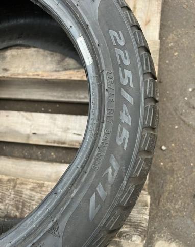 Pirelli Winter Sottozero 3 225/45 R17