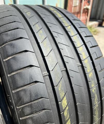 Pirelli P Zero PZ4 285/30 R21