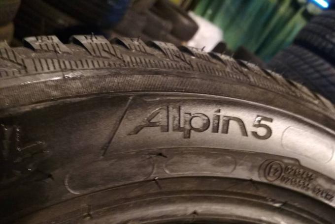 Michelin Alpin 5 215/55 R17