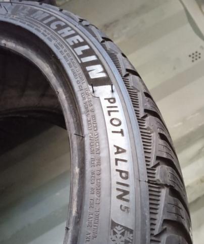 Michelin Pilot Alpin 5 235/40 R18