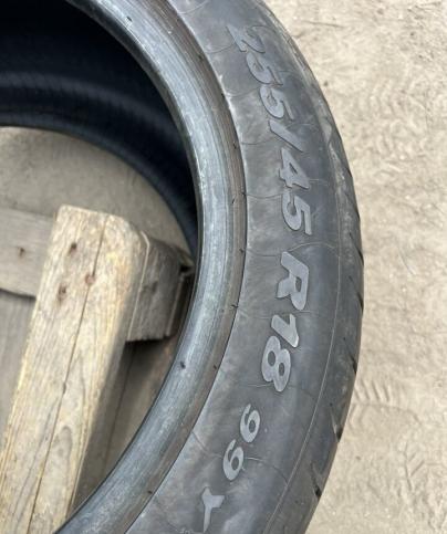 Pirelli P Zero 255/45 R18