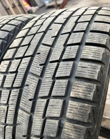 Yokohama Ice Guard IG30 235/45 R17