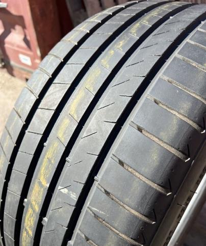 Bridgestone Turanza T005 285/35 R22